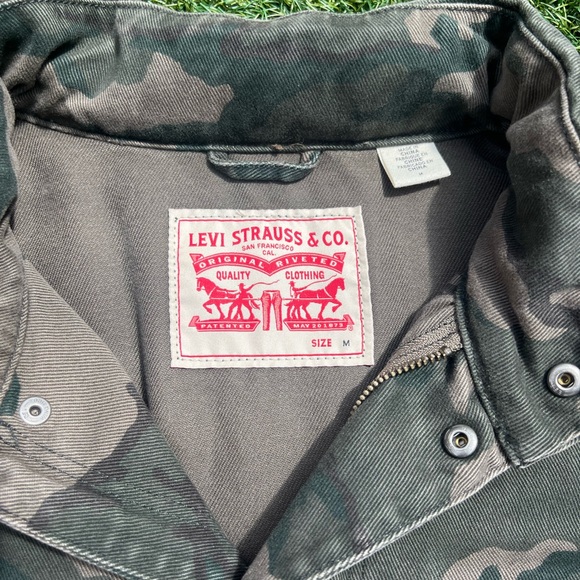 Levi’s Camo Jacket with hoodie - Picture 4 of 12